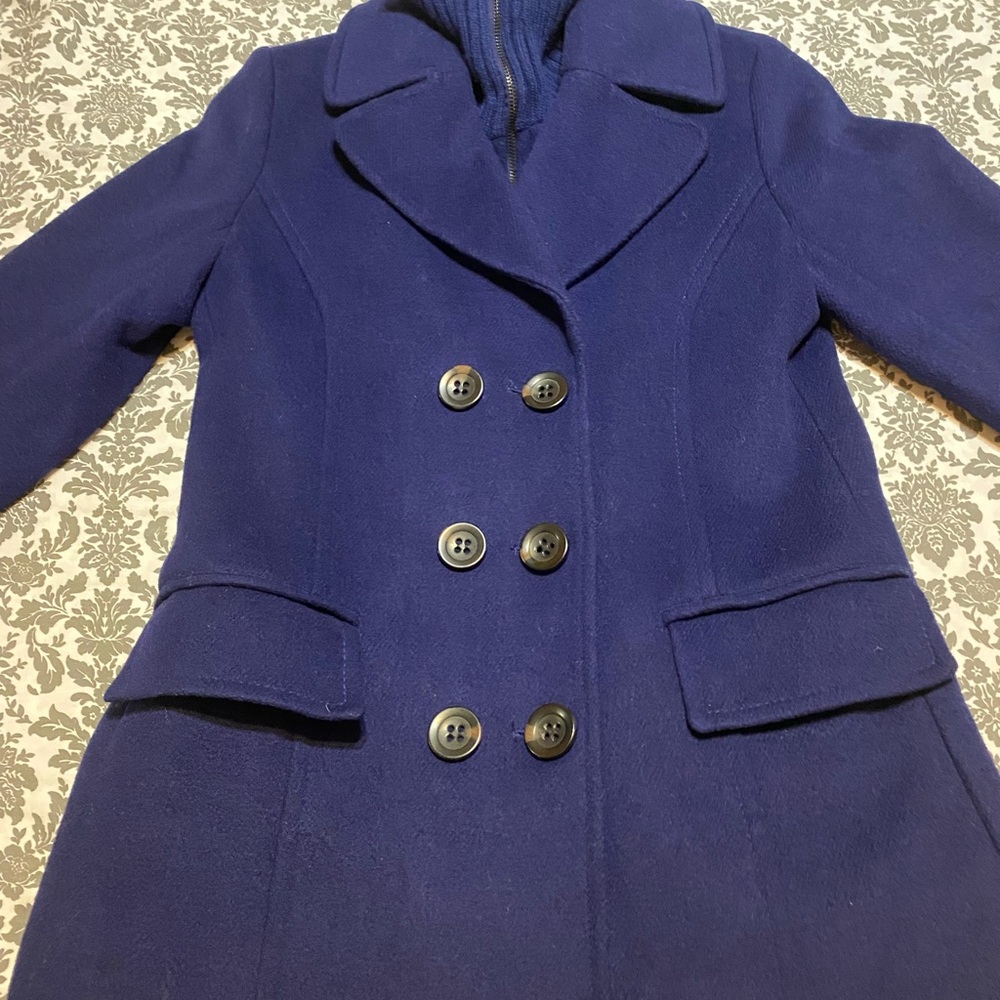 Elegant Blue Double-Breasted Wool Women's Coat in good condition